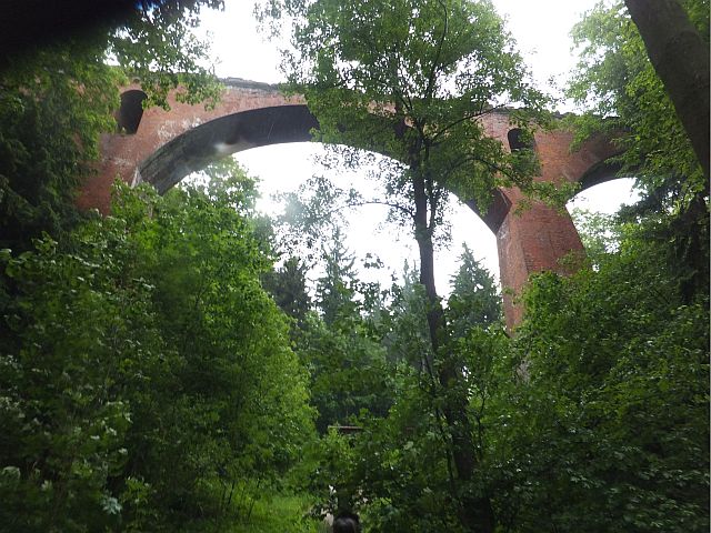 kolosalny wiadukt w Żdanowie